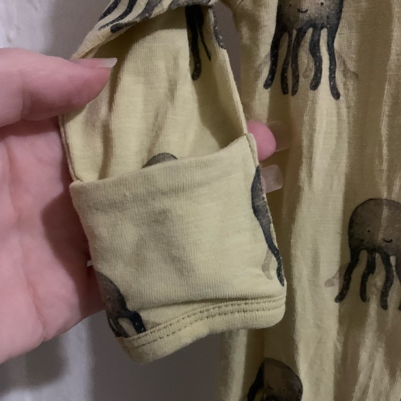 Baby clothes. Wilson and Frenchy zipper jumpsuit and snap button onesie. - Picture 7 of 7